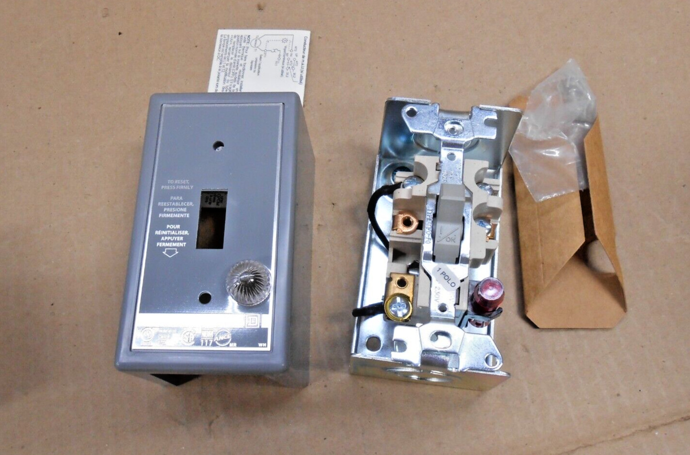 1 NIB NEW SQUARE D 2510FG1P FHP MANUAL MOTOR STARTER NEMA 1 SERIES A (7 AVAIL)
