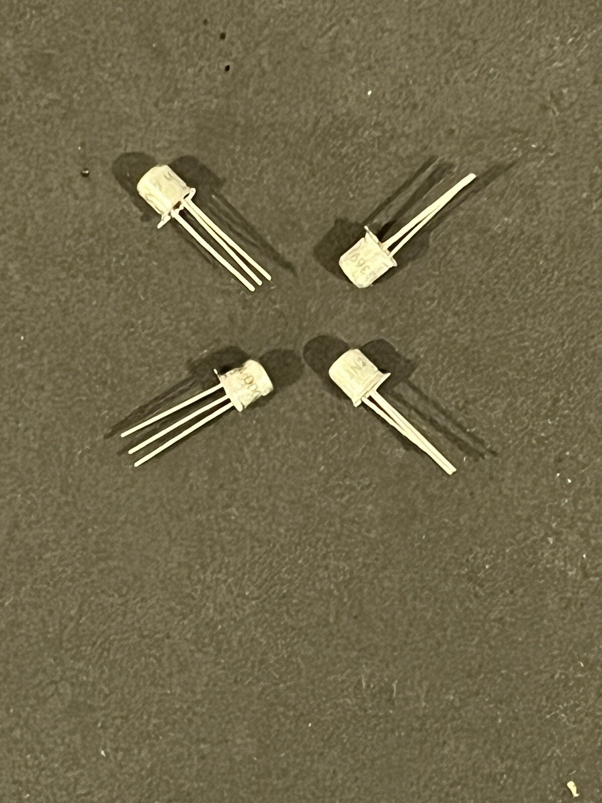 2N2369A NPN TRANSISTOR BJT 15V TO18 MICROSEMI (LOT OF 4)