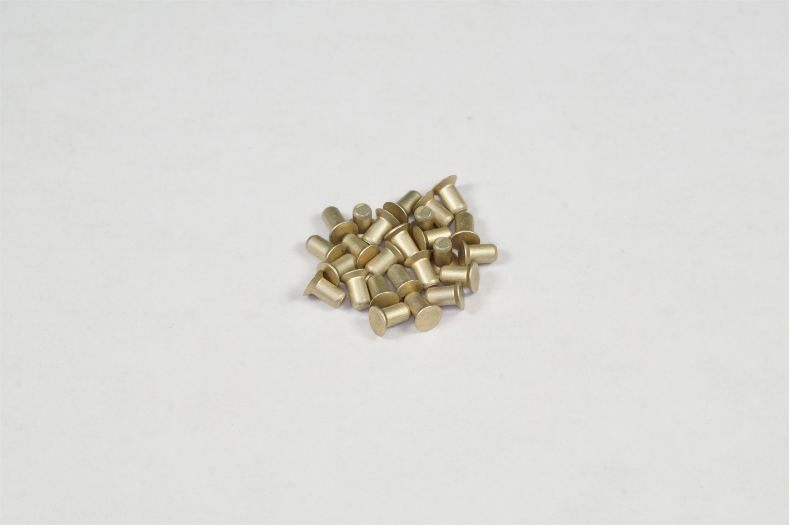 Lot of 25 MS20426A2-2 MIL Aluminum Standard Solid Rivet 1/8″ Long NOS