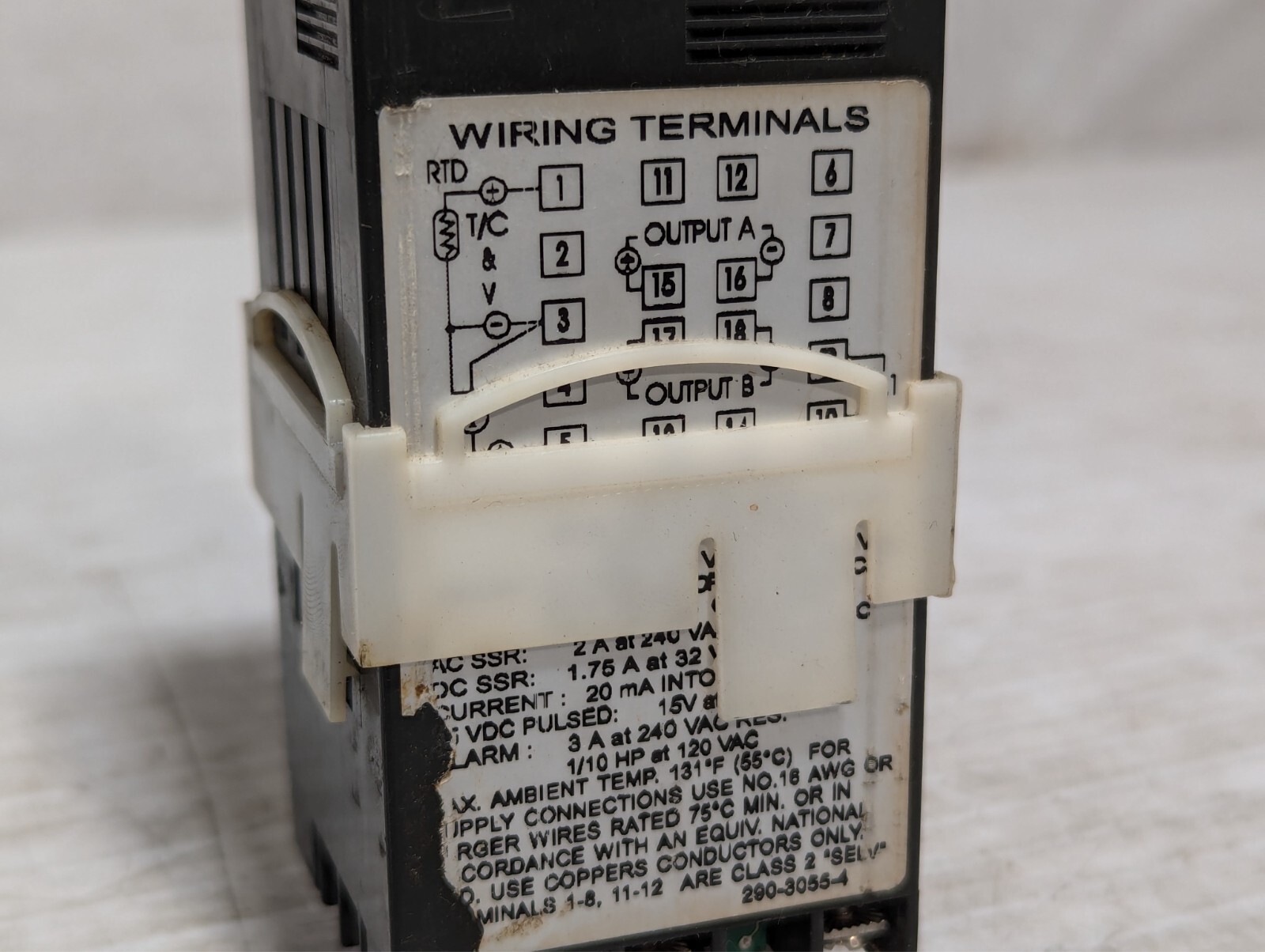 Love Controls 16A2133 Temperature / Process Controller Series 16A Indoor Dwyer
