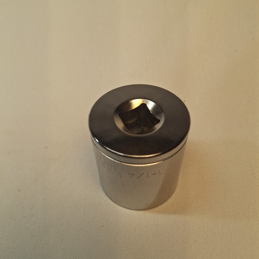1/2 in Drive, 1 1/4 in Socket Size, 12-Point, Std, Chrome, WESTWARD 5MV38, 1.25