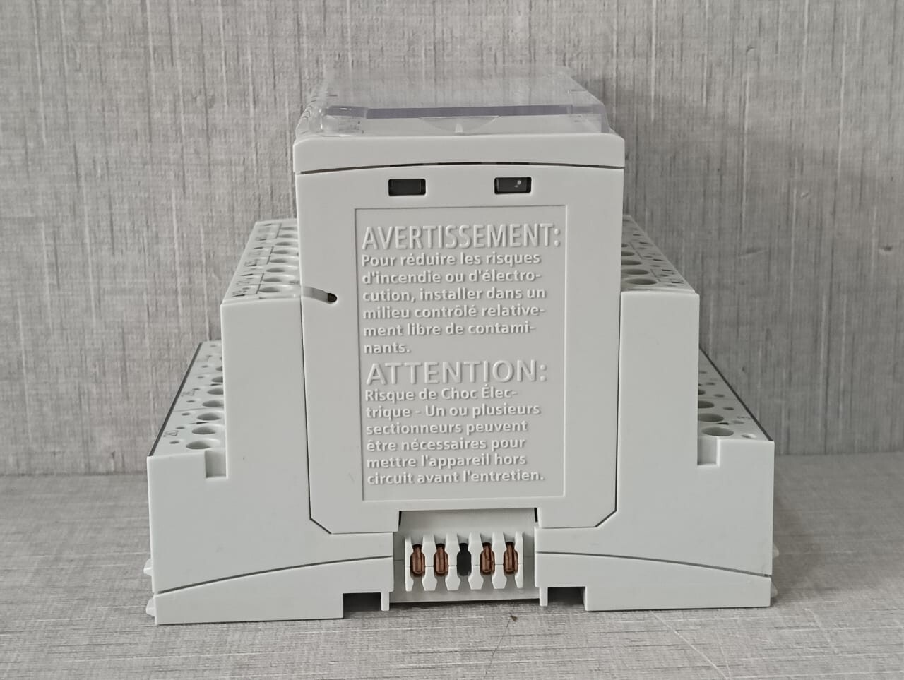 SIEMENS TXM1.6R 6 RELAY OUTPUT MODULE 553-141 REV CA- NEW WITH OLD STOCK BOX