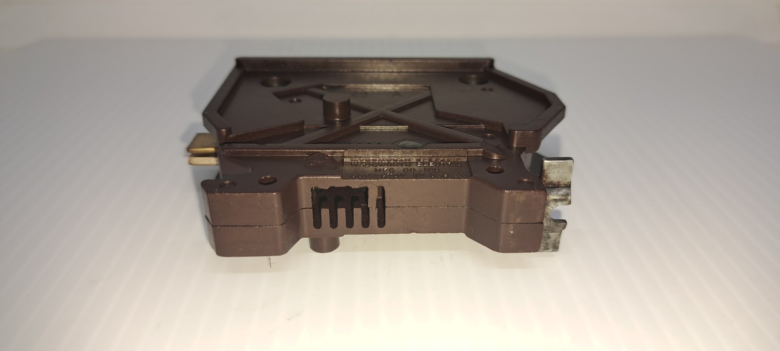 Wadsworth A20N 20 Amp 1 Pole 120V Circuit Breaker Metal Foot A20NI A120NI Flaw