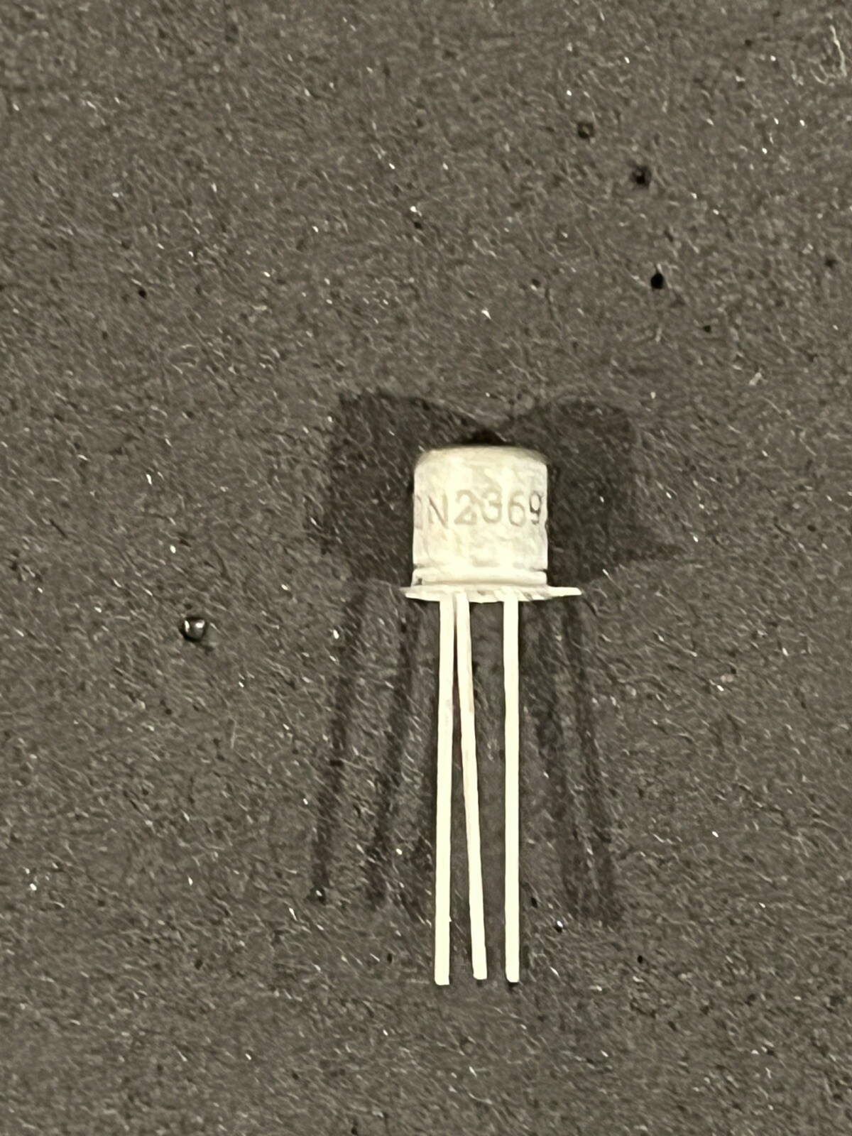 2N2369A NPN TRANSISTOR BJT 15V TO18 MICROSEMI (LOT OF 4)