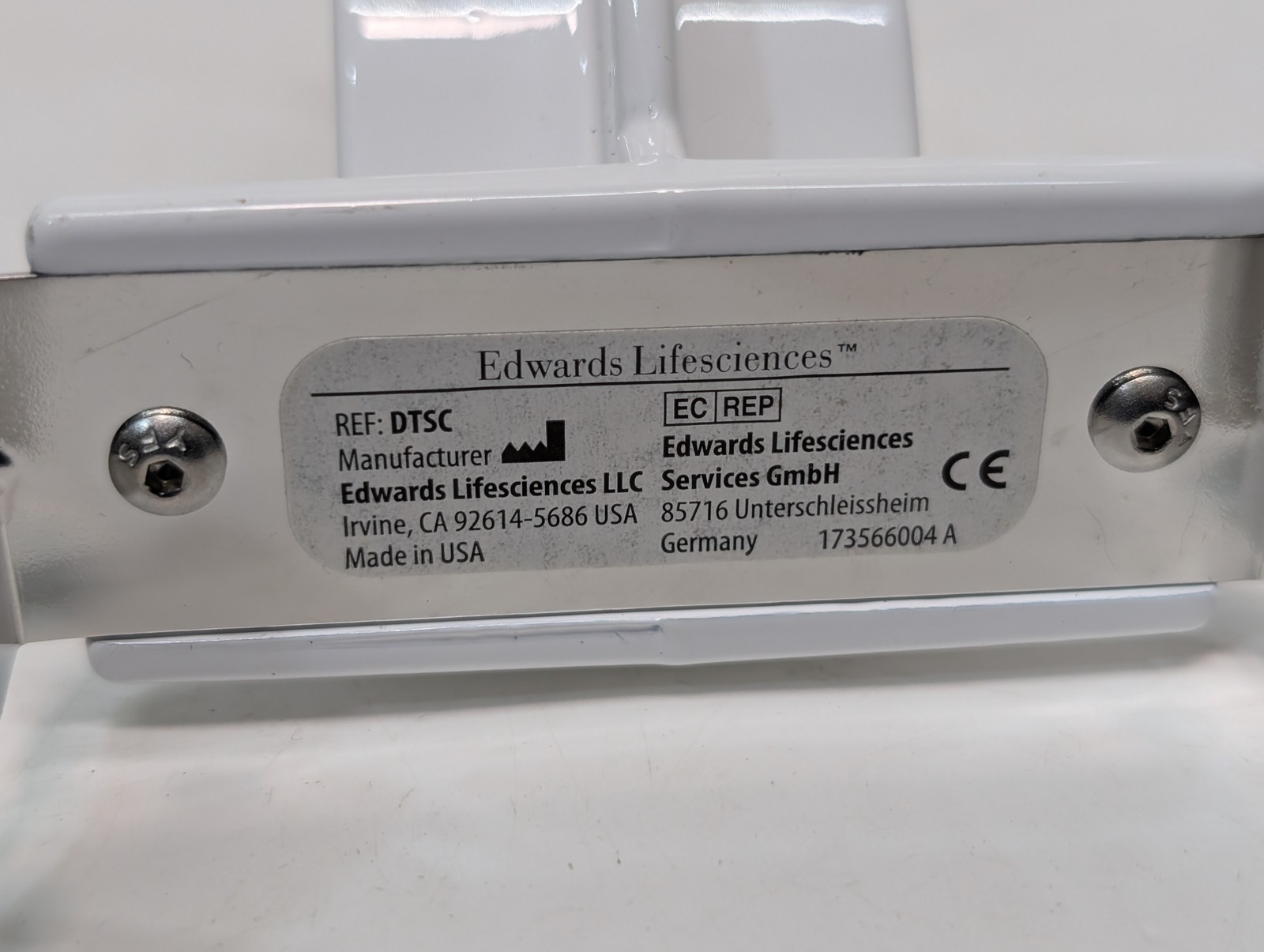 Edwards Lifesciences DTSC table clamp mounting bracket accessory as shown
