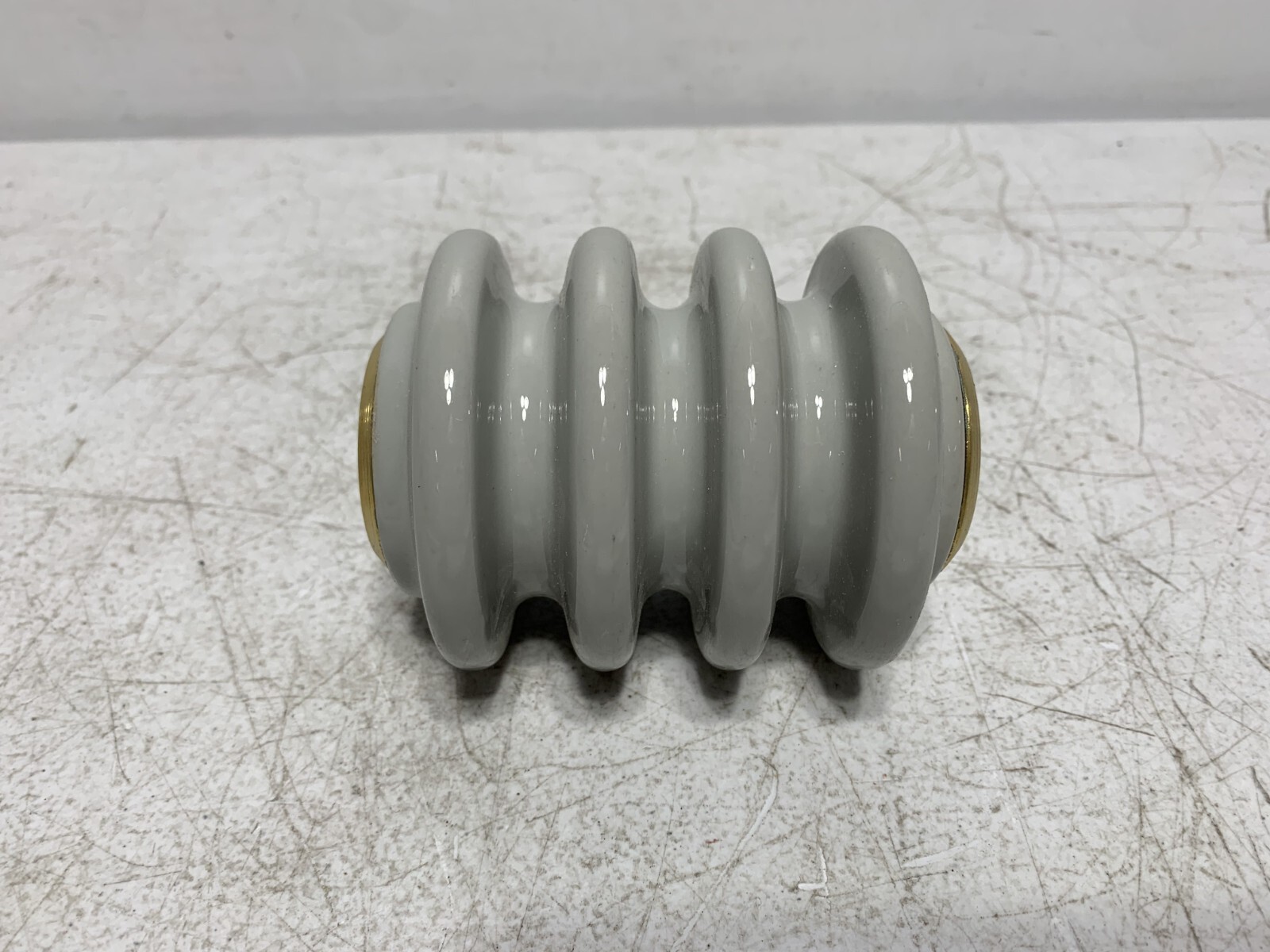 Meister International 70165 Porcelain Bus Insulator 7.5kV 3-1/8″ Dia. x 4″ Tall