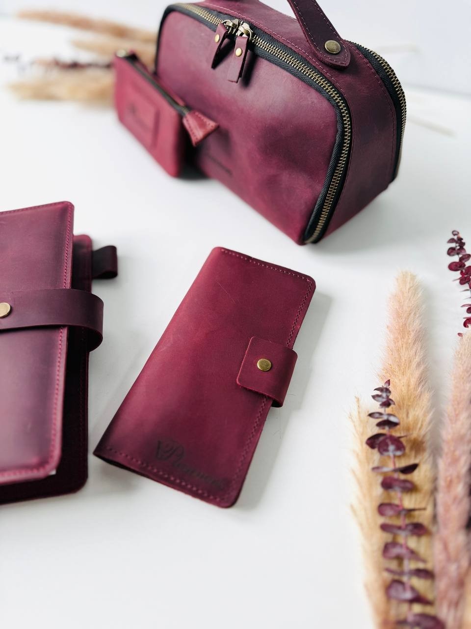 Luxury Leather Gift Set: Notebook, Wallet, Cosmetic Bag, Keychain – Personalized