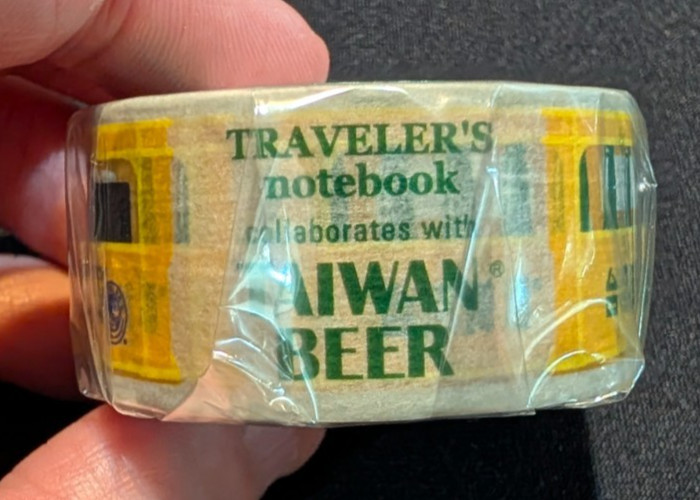 Traveler’s Notebook Taiwan Beer Camel 15th Anniversary – w/ pen, charms, bags