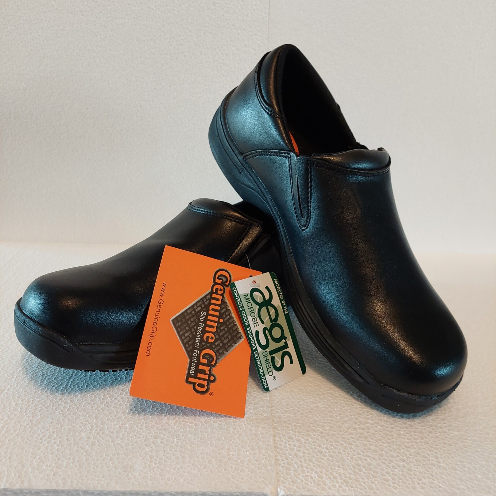 ? Genuine Grip Women 10~Mens 8~ Slip Resistant~Antimicrobial~Dream Work Shoes
