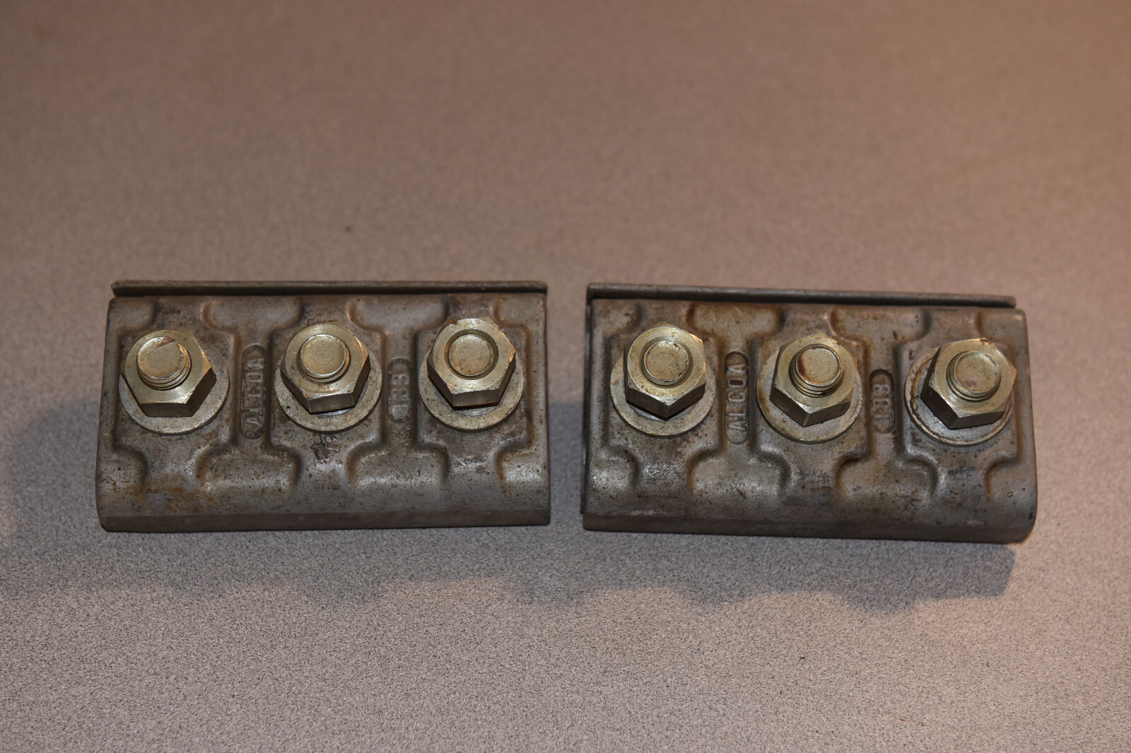 Pair (2) of Alcoa 183 parallel cable connectors