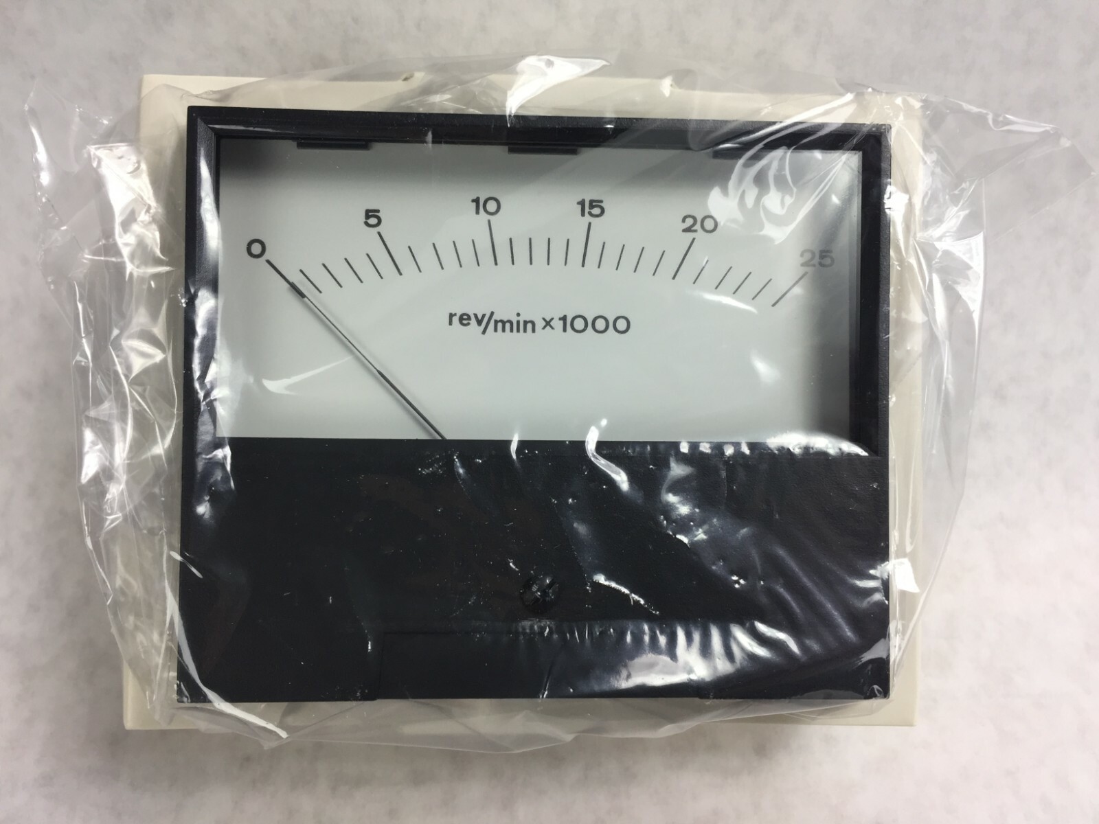 Beede 478046006 FS 25 VAC 25,000 RPM Gauge for RC5 and RC5 B NIB