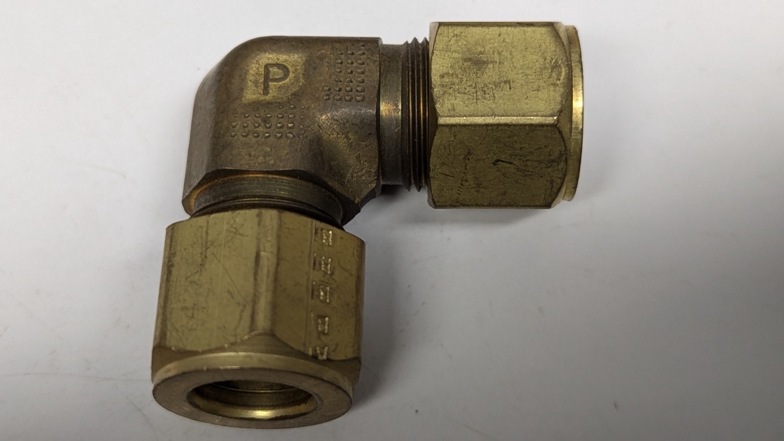 NOS Parker Brass 1/2″ CPI Tube x 1/2″” CPI Tube Union Elbow Fitting, 8-8-EBZ-B