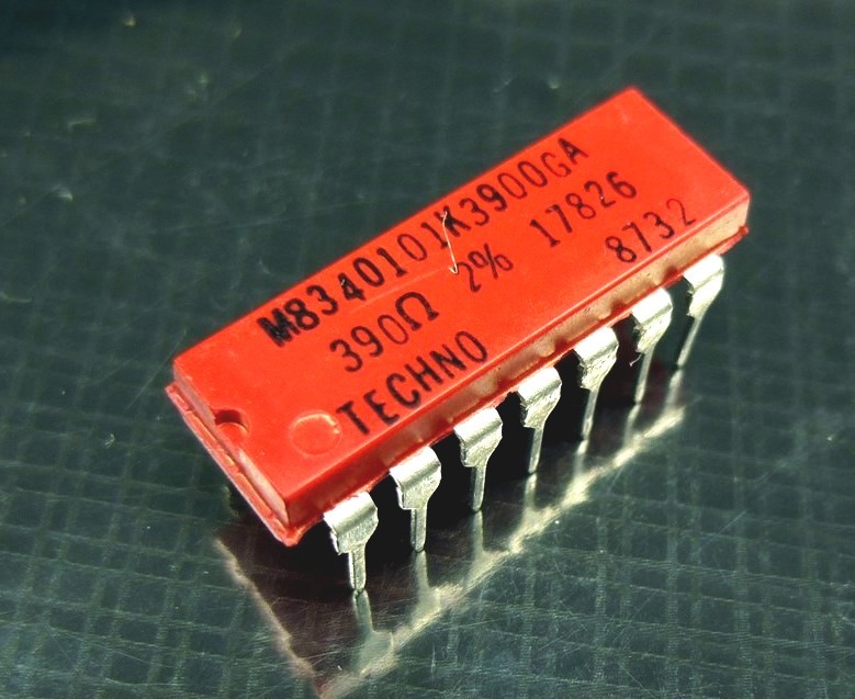 Lot of 10 NAI 390 Ohm 1.4W 2% Precision Mil-Spec LED Pull-Up Resistor Network