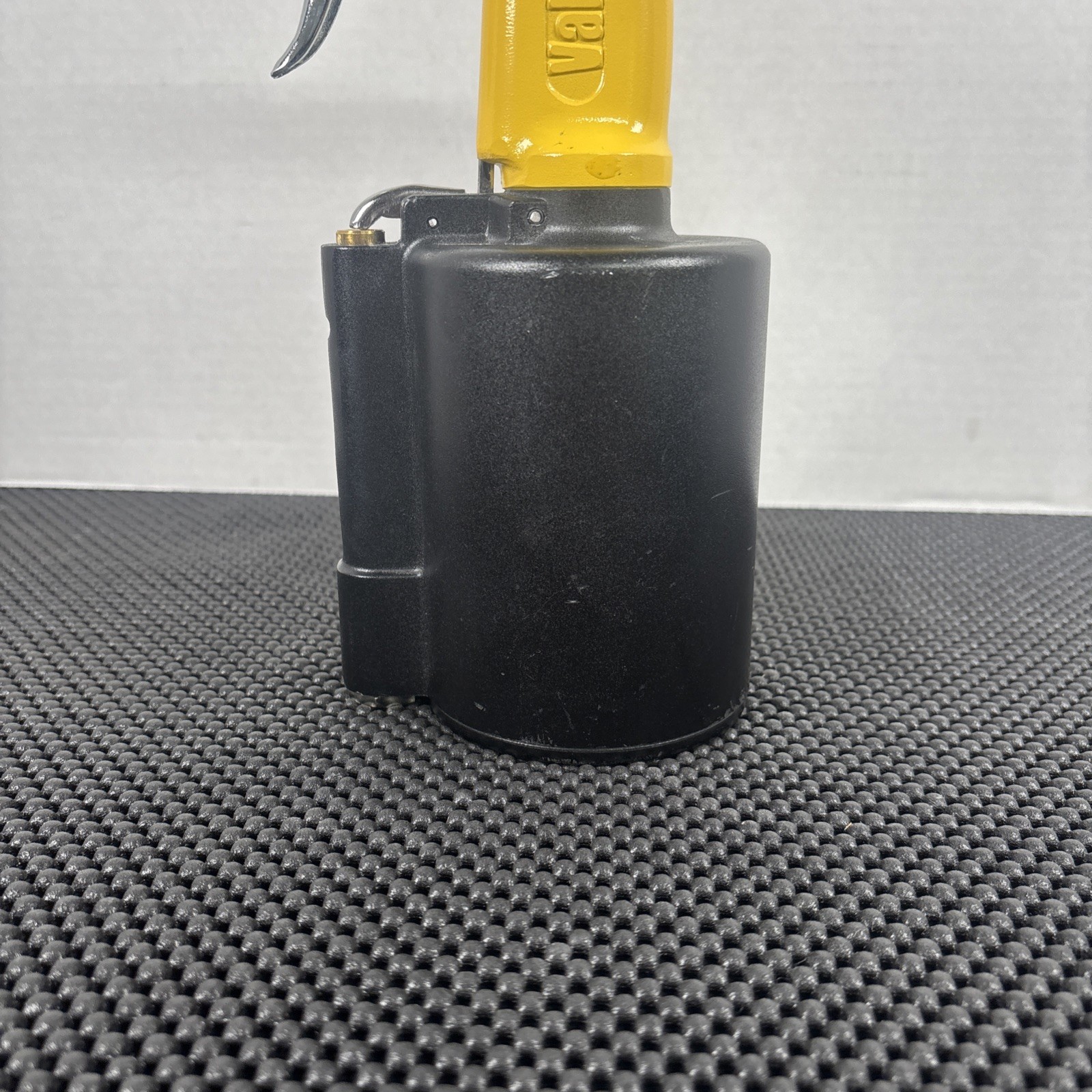 VALUERIVET V-4 (55462) PNEUMATIC AIR/HYDRAULIC POP RIVET GUN 3/32″-1/4″ DIAMETER
