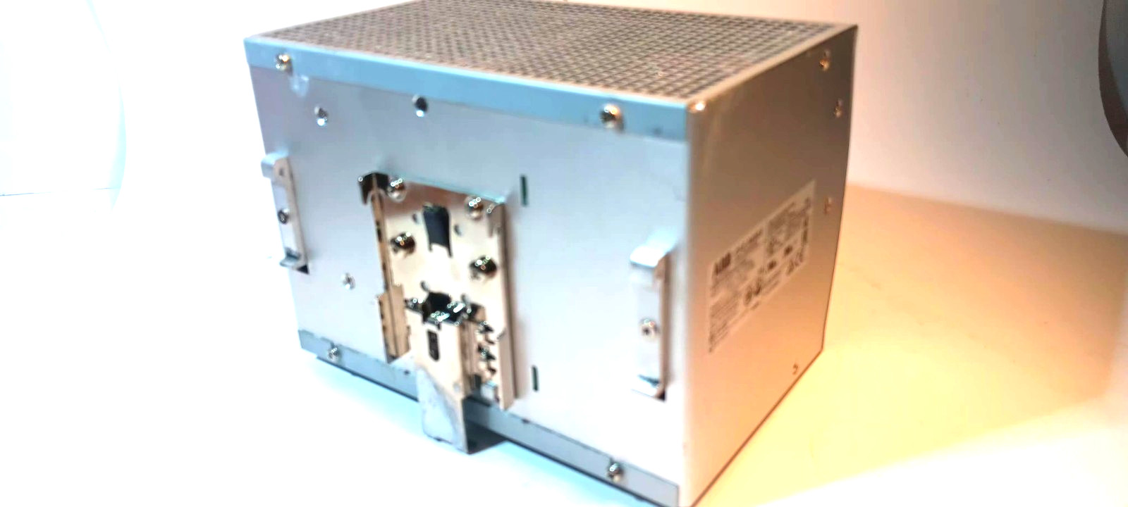 ABB CP-E 24/20.0, 24Vdc, 20 Amp Power Supply, Powers Up