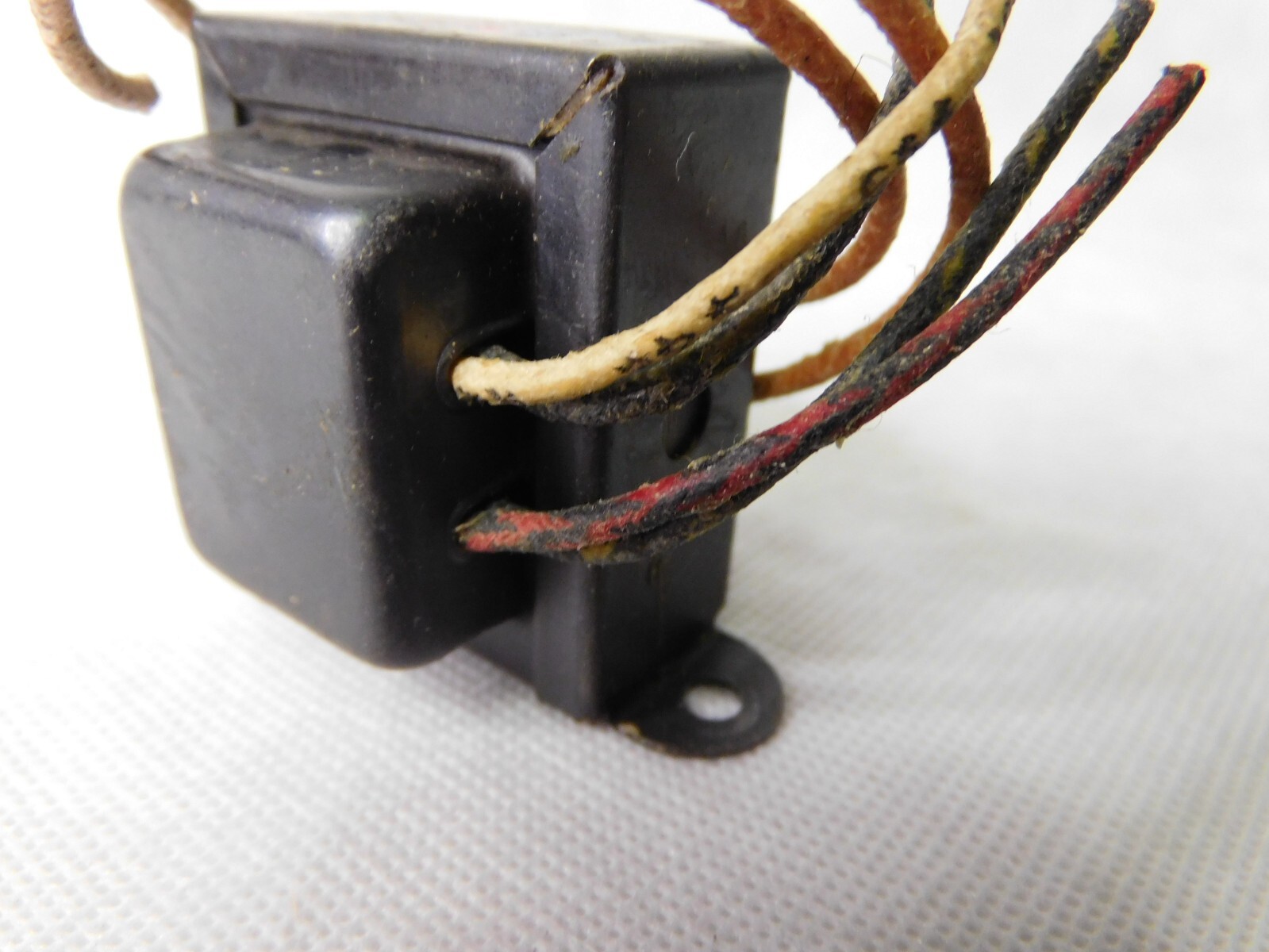Vintage Transformer 110v to 11.5v or 220v to 22.5 v, electronics, etc.