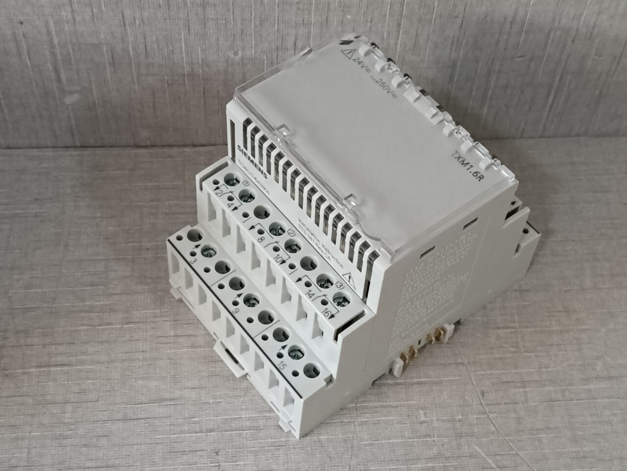 SIEMENS TXM1.6R 6 RELAY OUTPUT MODULE 553-141 REV CA- NEW WITH OLD STOCK BOX