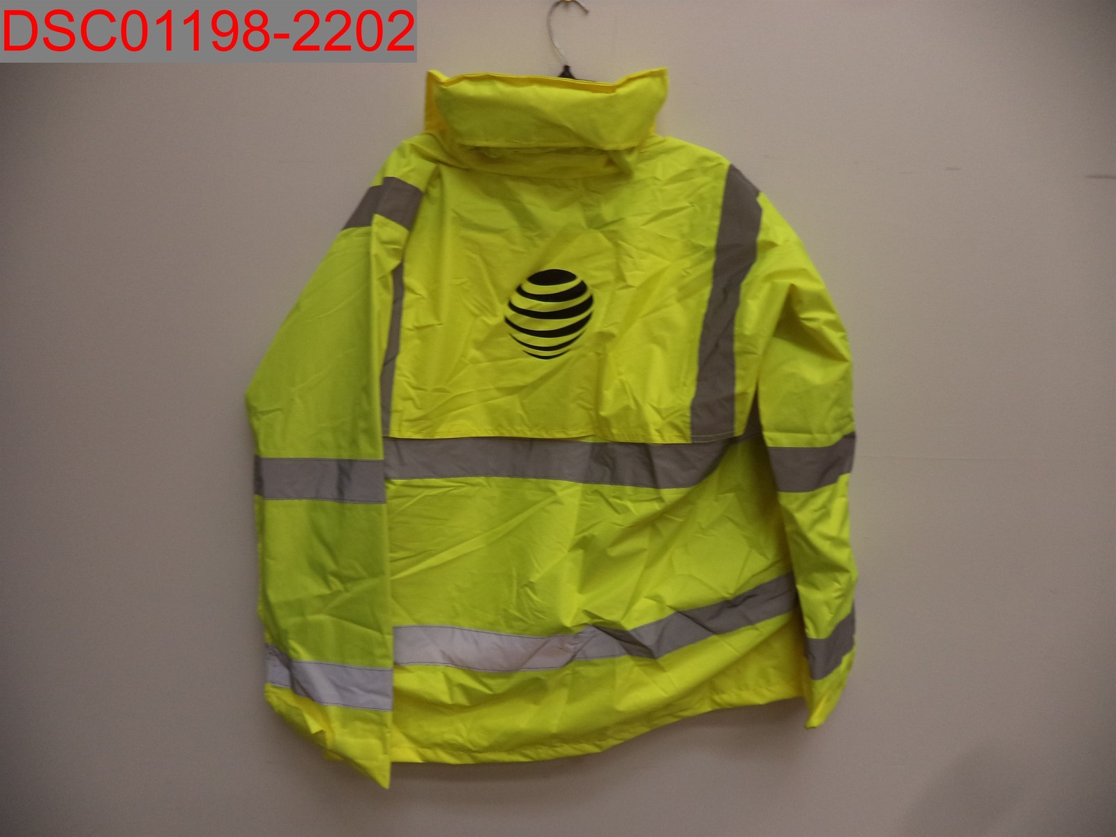 NWOT – Stain, VizGear Unisex Adult Hi-VIs HV268D AT&T Rain Jacket, Size L/XL