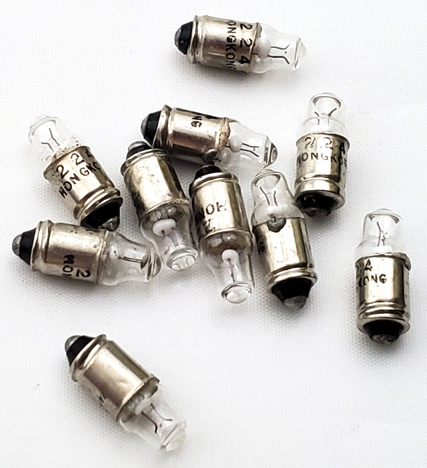Box of 100 Miniature Lamps 224 2.15 Volt Single Contact Hong Kong