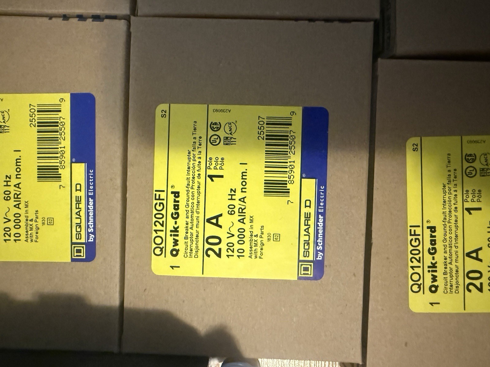 Square D QO120GFI 20A 120V 1-Pole GFCI Circuit Breaker, Pack of 10