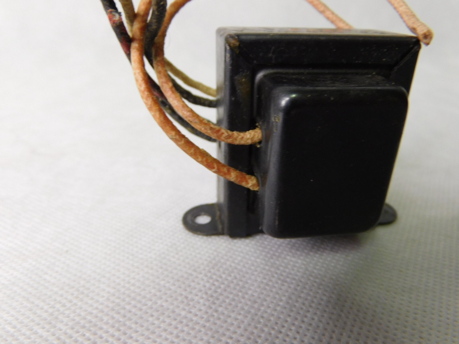 Vintage Transformer 110v to 11.5v or 220v to 22.5 v, electronics, etc.