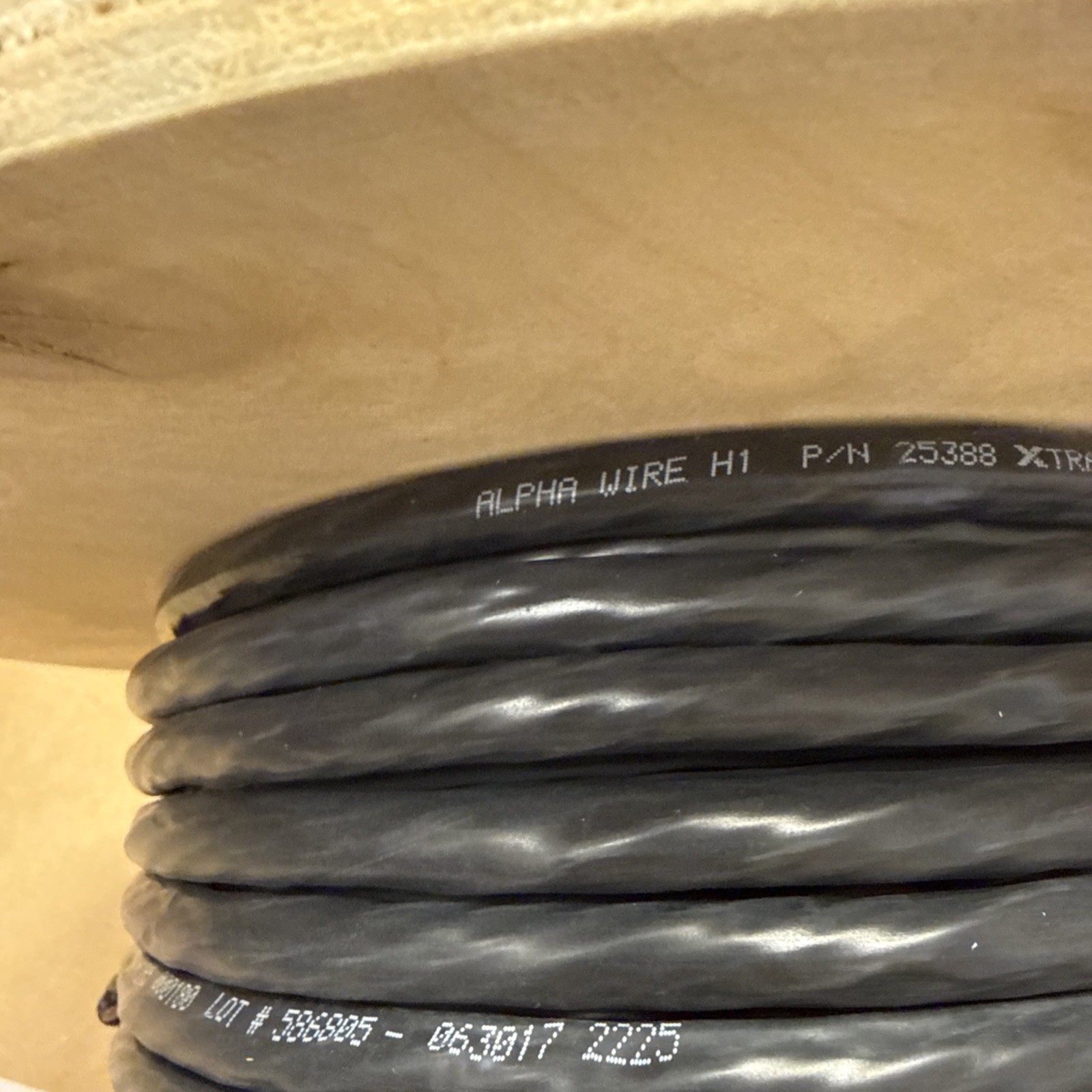 Alpha cable 25388 BK005, 100 ft-spool