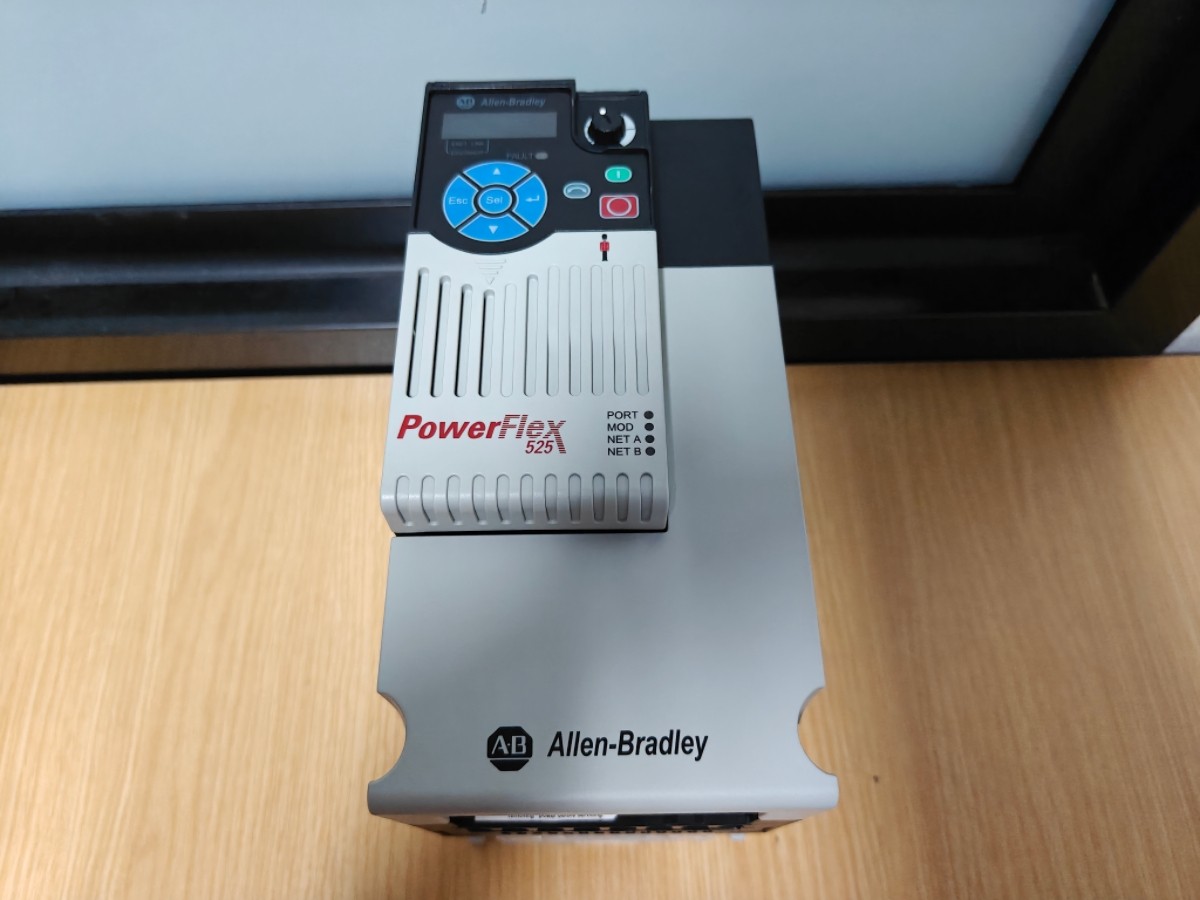 1PC New Allen-Bradley 25B-D017N104 SER A