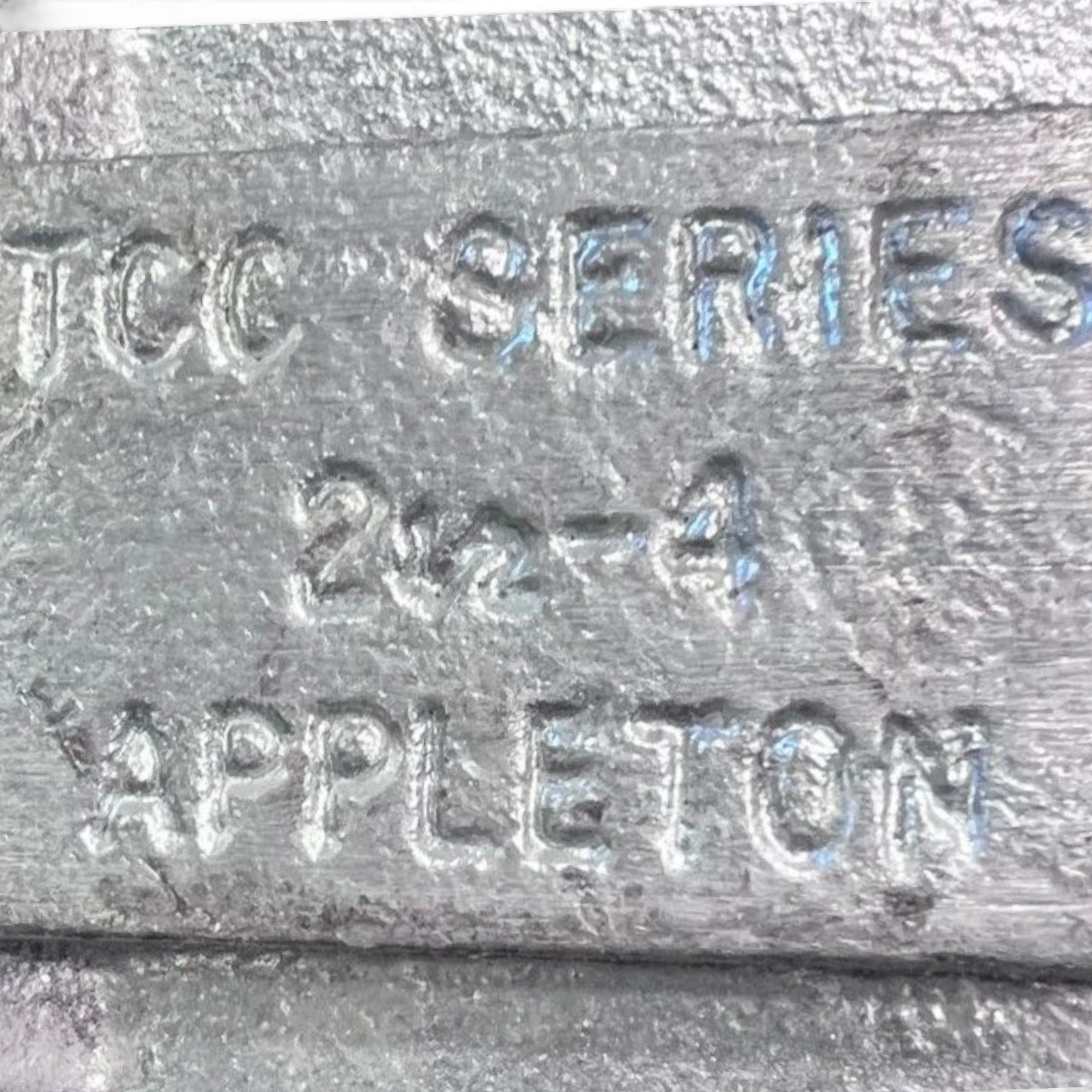 APPPLETON TCC-250300G 2-1/2” RIGID DOUBLE CONDUIT CABLE TRAY CLAMP