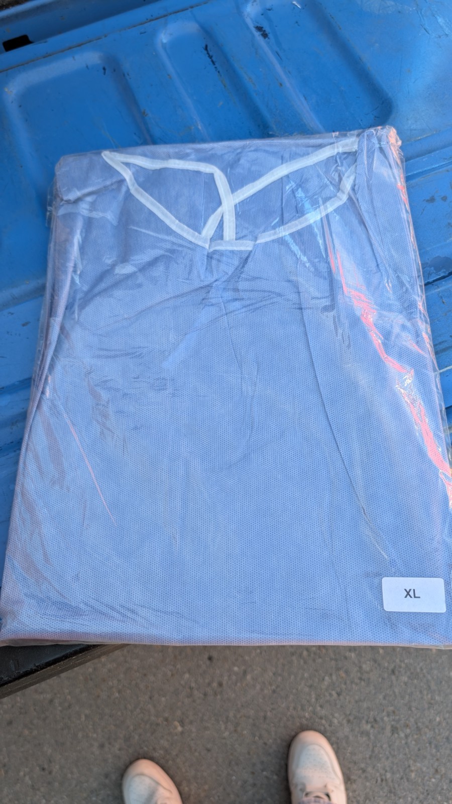 100 Count- LLC Level 2 Non-Surgical Disposable Non-Sterile Gown XL
