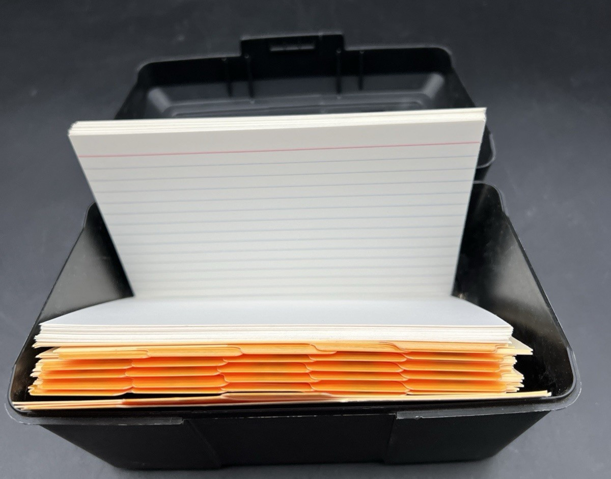 Rubbermaid 3×5 Index Card Holder Plastic Black Box with Cards and Numbered Index