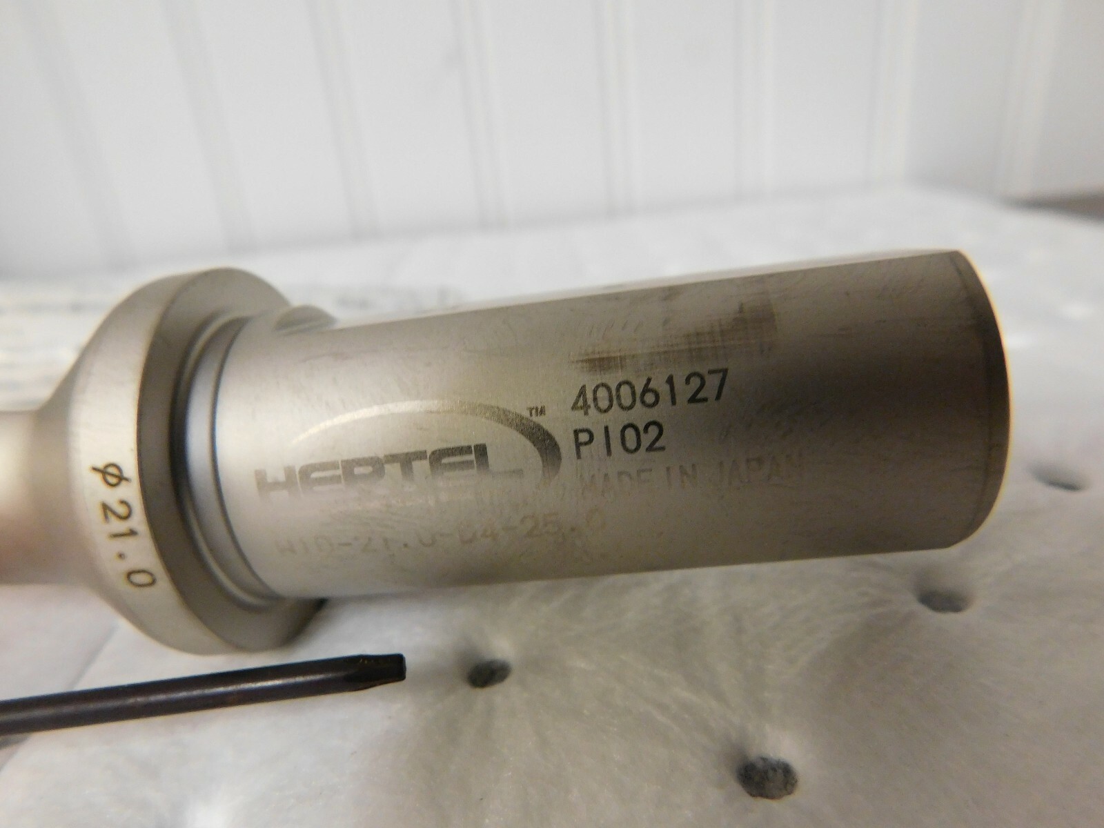 Hertel 3.3071″ Max Drill Depth 4xD 0.8268″ Diam Indexable Insert Drill 39270442