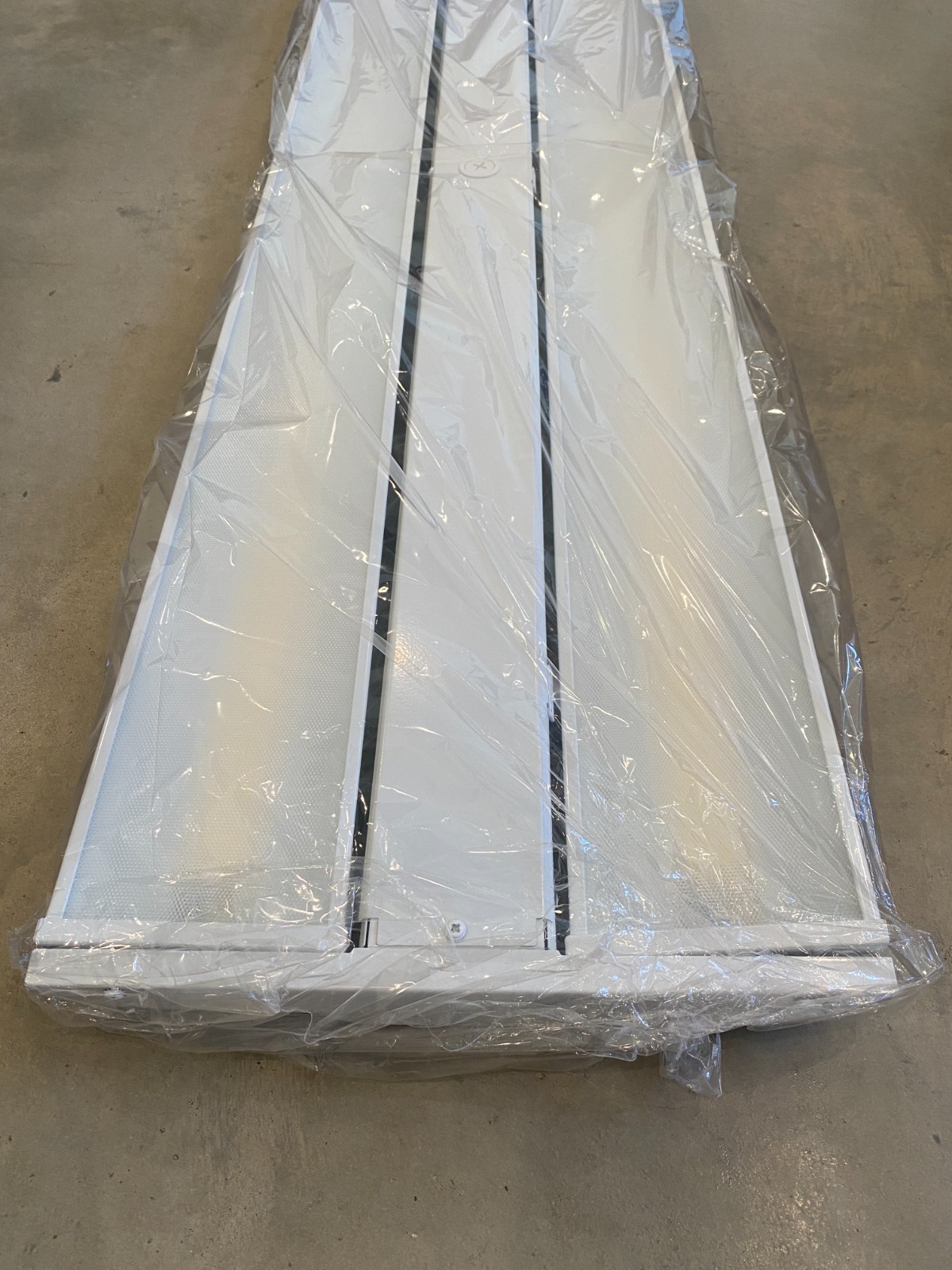 LED Linear High Bay Warehouse Factory Garage Shop Light 200-300W 5,000K