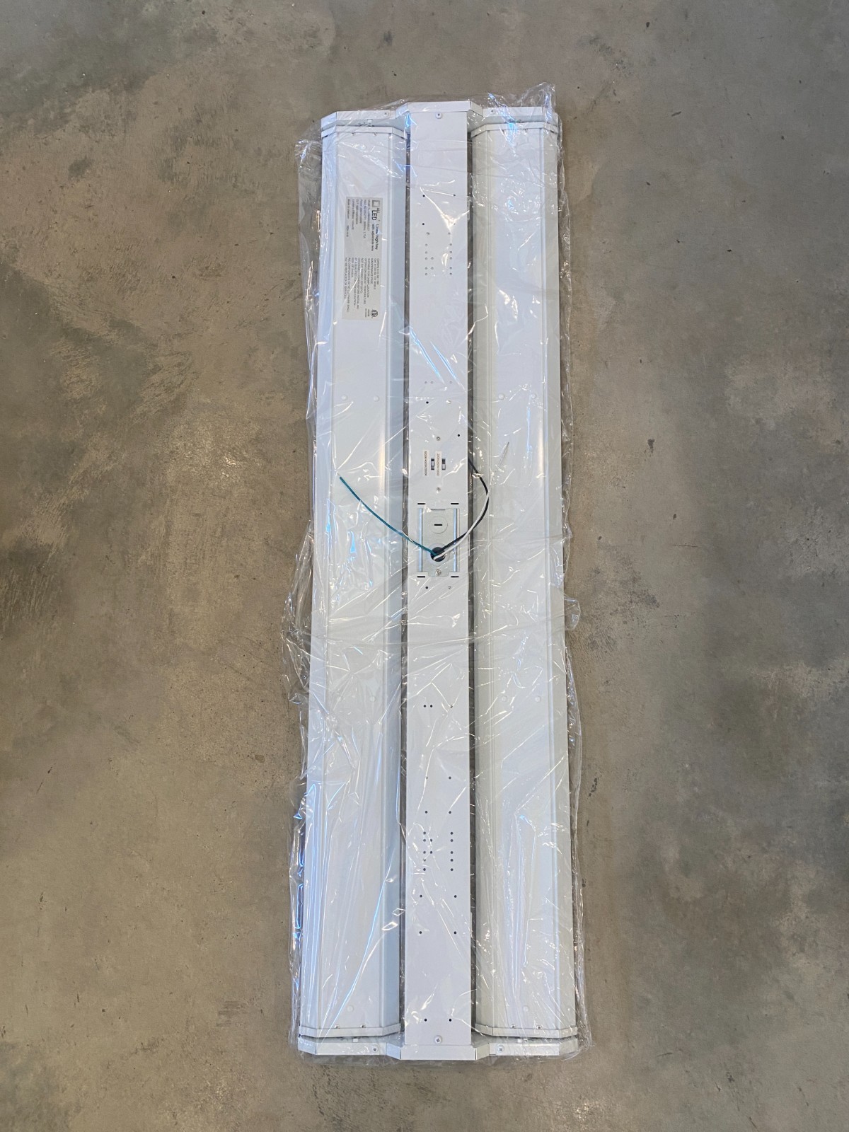 LED Linear High Bay Warehouse Factory Garage Shop Light 200-300W 5,000K