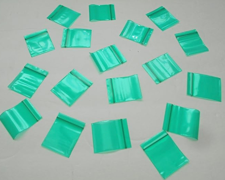 GREEN MINI ZIPLOCK BAGGIES 100ct PREMIUM QUALITY DIME BAGS 1.5″ x 1.5″