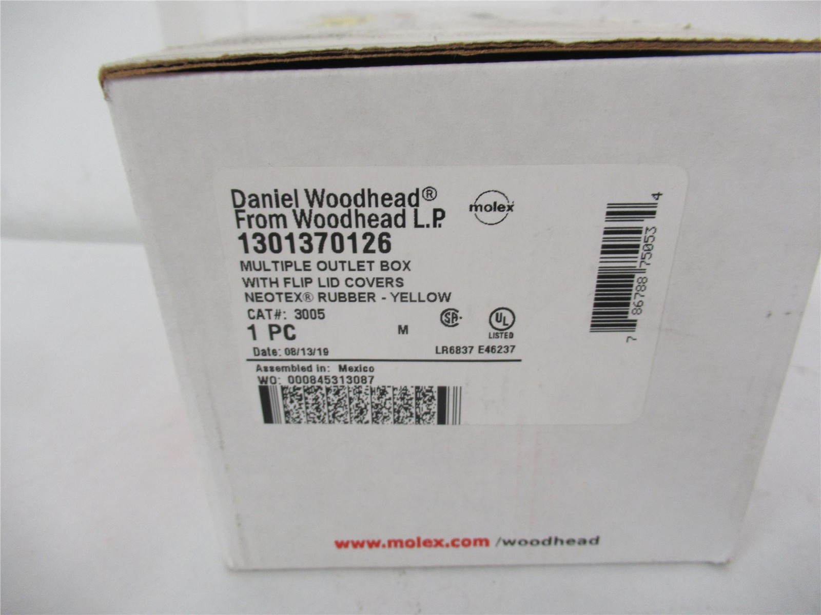 251878 New In Box; Woodhead 1301370126 Multiple Outlet Box w/Flip Lid Covers