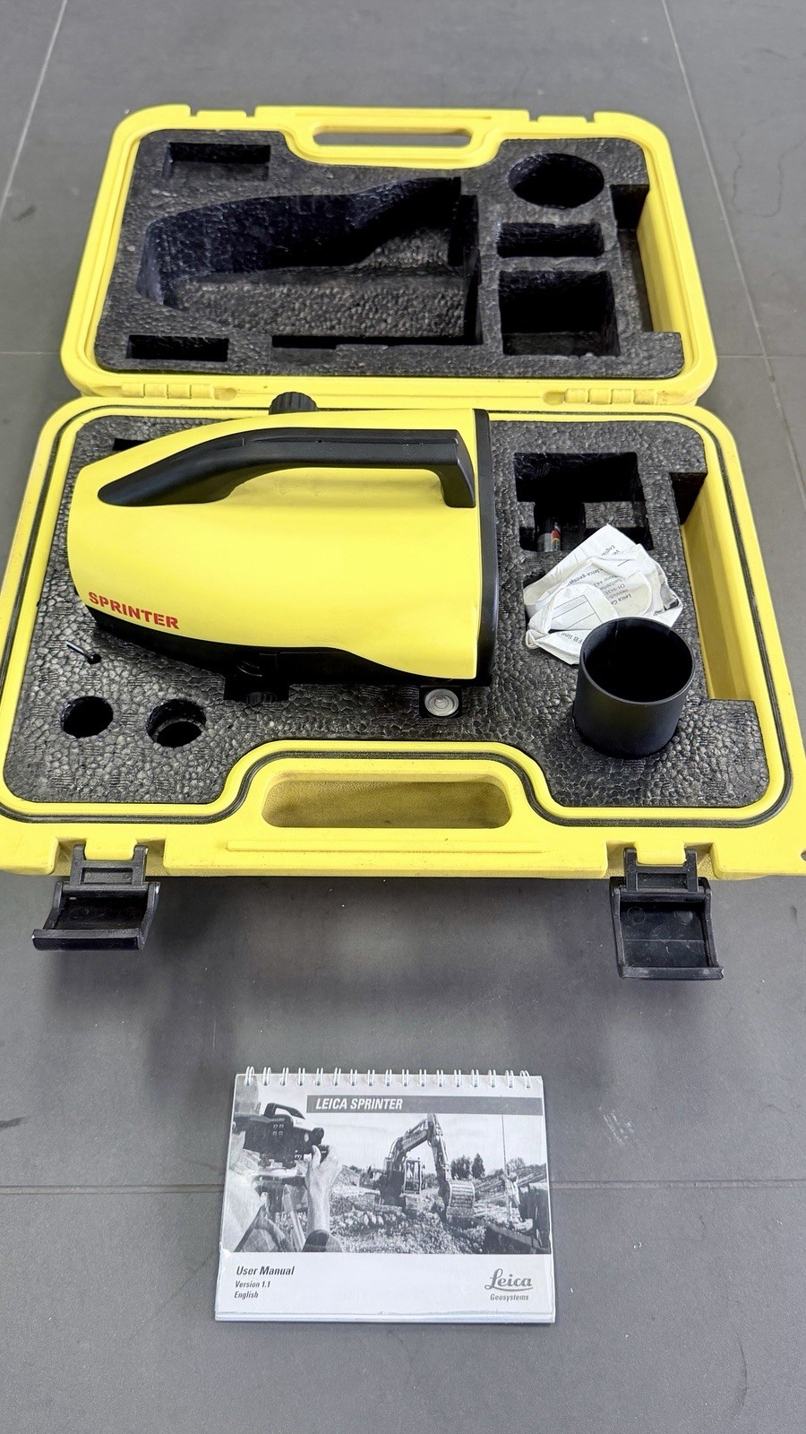 Leica Sprinter 100M Digital Level Hard Case Manual AA Batteries Excellent Used