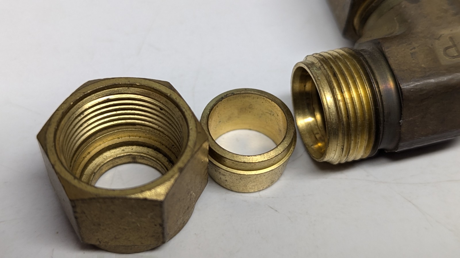 NOS Parker Brass 1/2″ CPI Tube x 1/2″” CPI Tube Union Elbow Fitting, 8-8-EBZ-B