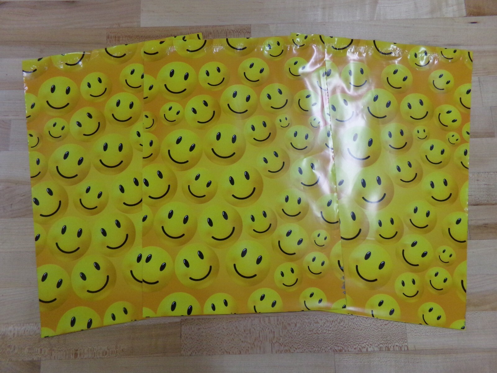 100 SMILEY FACES 10×13 Designer Mailers Poly Shipping Envelopes Bags