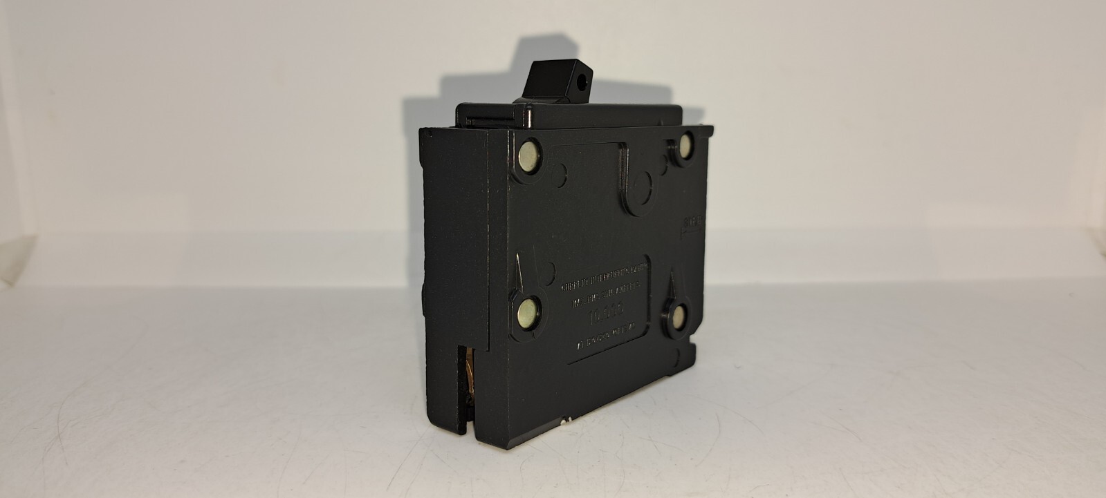 CUTLER-HAMMER BR130 30 AMP 1 POLE 120V CIRCUIT BREAKER