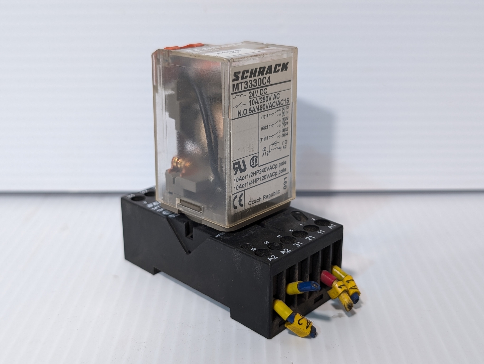 Schrack MT3330C4 relay, 24VDC with Schrack MT78740 relay base as shown
