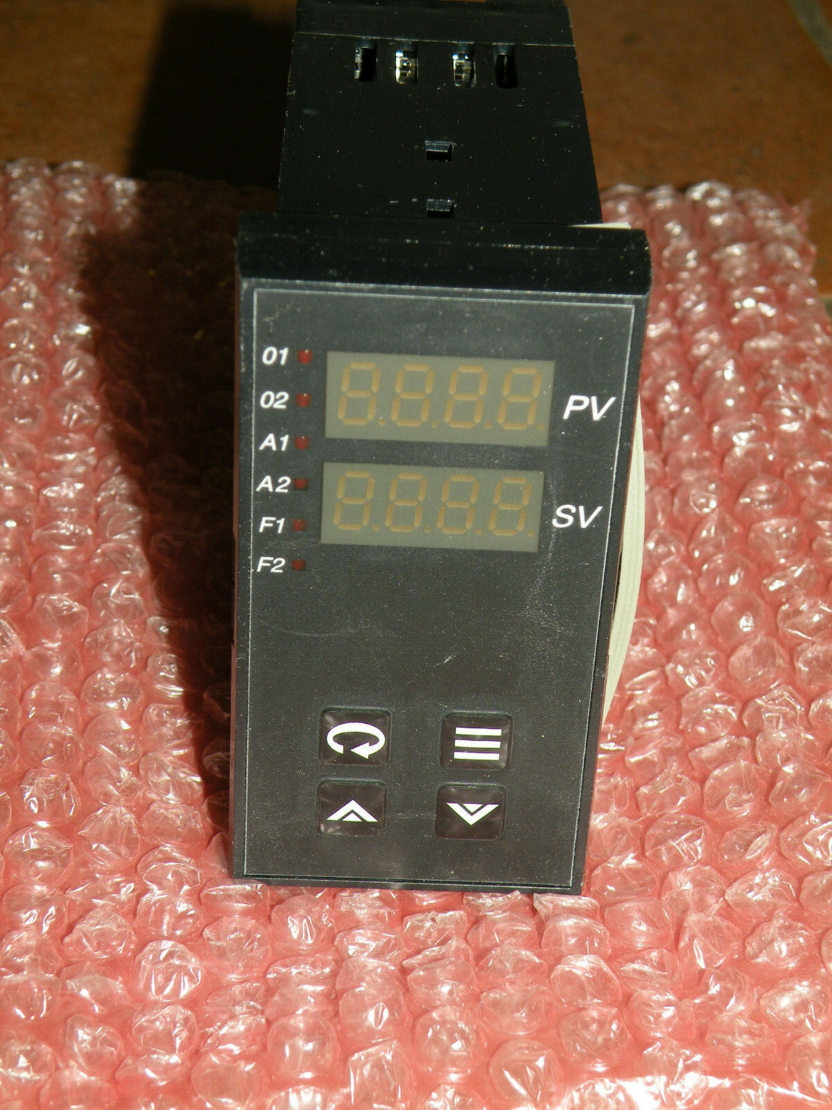Athena 18DCS0BB0000-AL Temperature Controller Operating Range -100.0 +225.0C