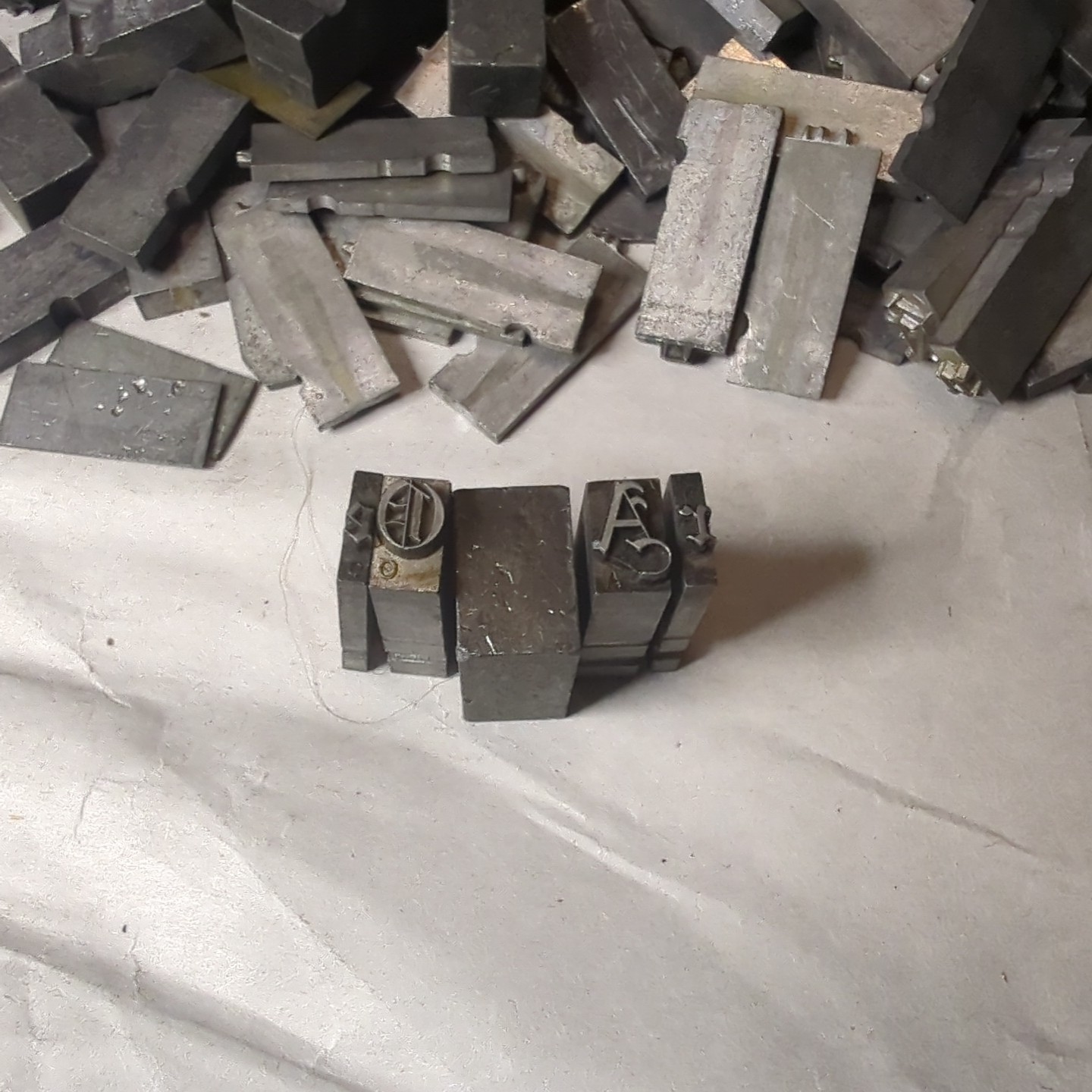 Heavy Lot Vintage Metal Type LEAD Letterpress Printing Letters 500+ Letters 6.8#