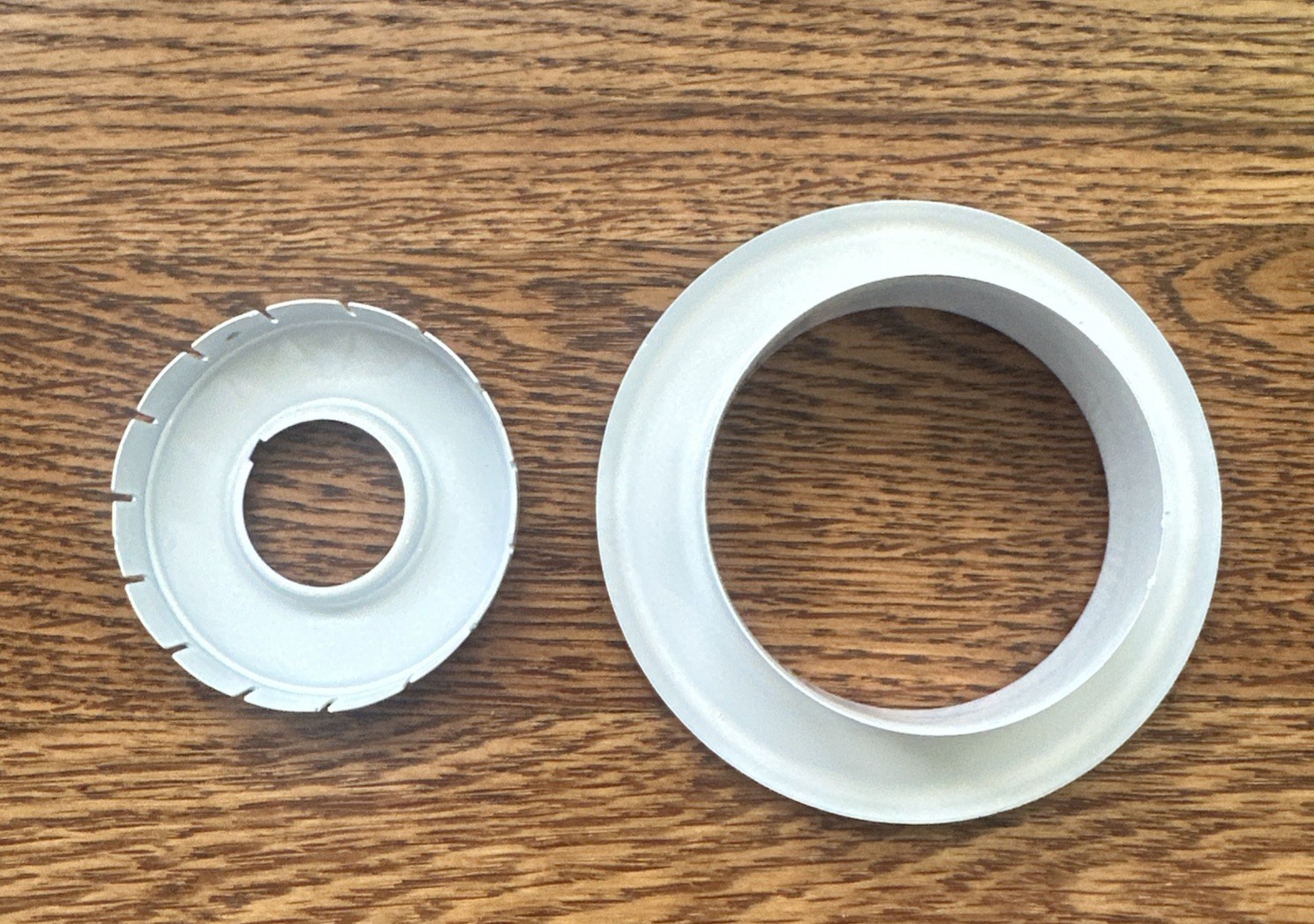 BOX OF 100! Tyco Style 20 Recessed Escutcheon White 1/2 in. Sprinkler 567054010