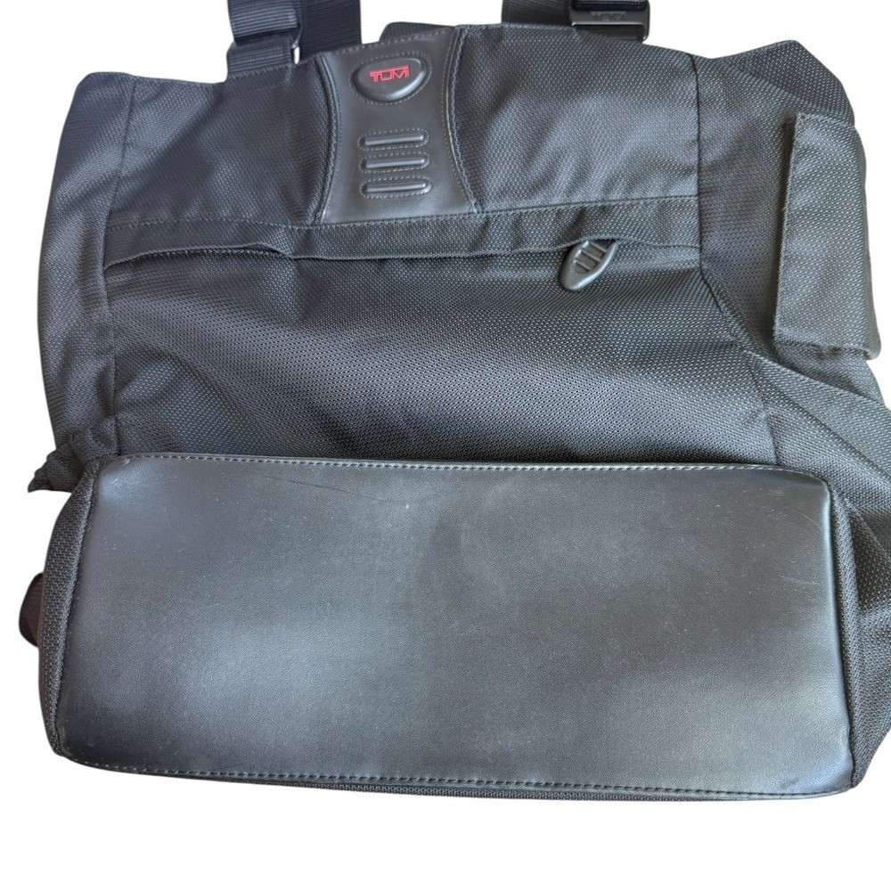 Tumi Tote Bag Black Business Travel Carry Heavy Nylon Magnetic Closure 15x12x5