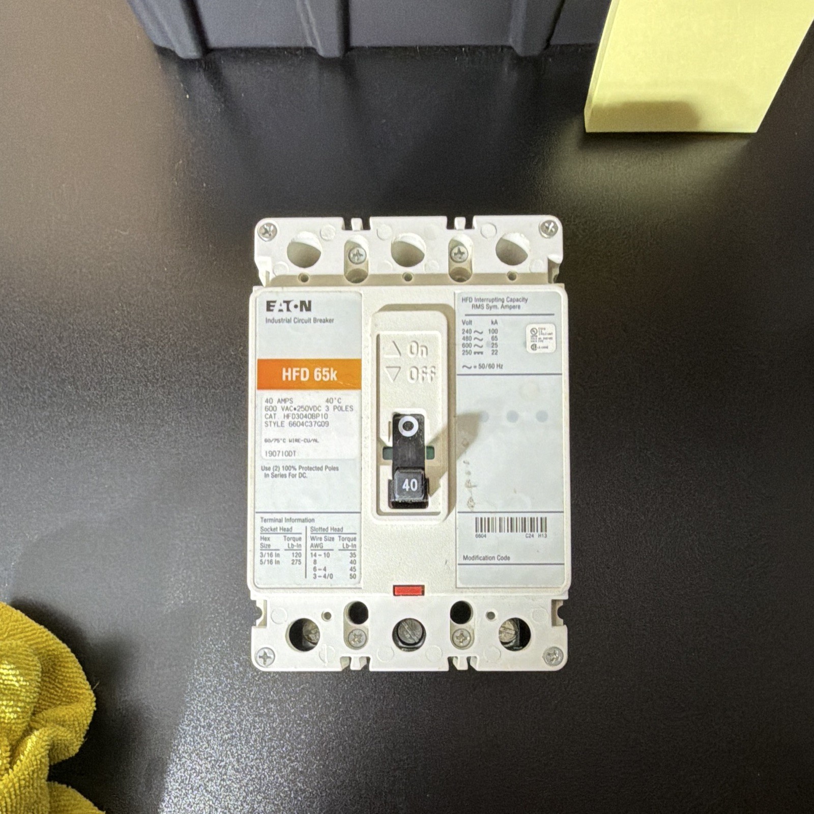 Eaton HFD 65k HFD3040BEP10 Molded Case Circuit Breaker, 3-Pole, 40A, 600V (NNB)