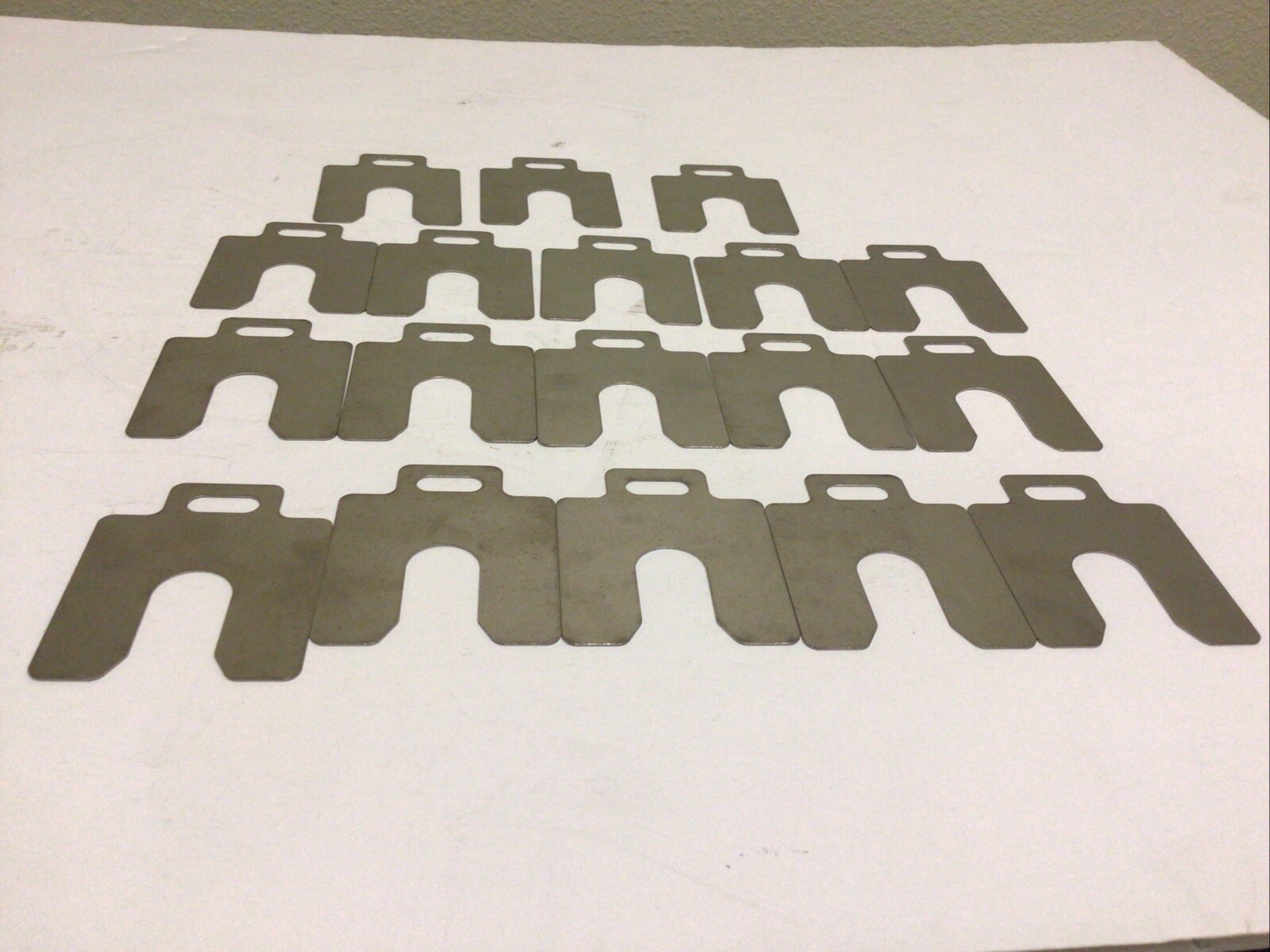 NEW, (LOT OF 18) MAUDLIN PRODUCTS MSA025 A-2 X 2″ X 0.004″,20 PACK SLOTTED SHIM