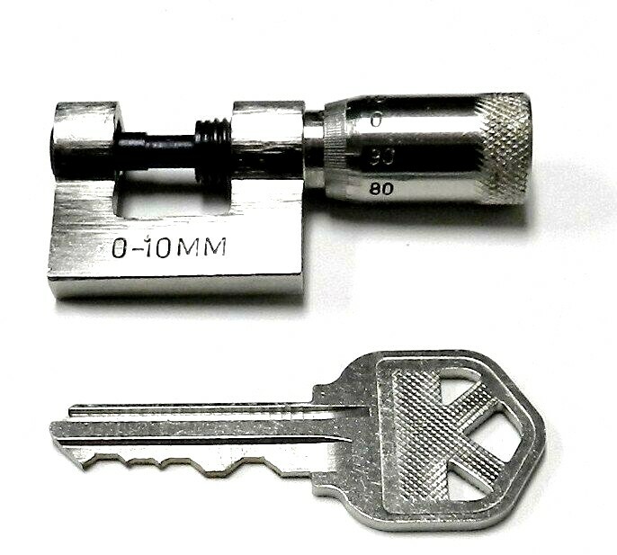 Mini Micrometer 10mm Small Micrometer Pocket Size Metric 0-10mm x 0.01mm
