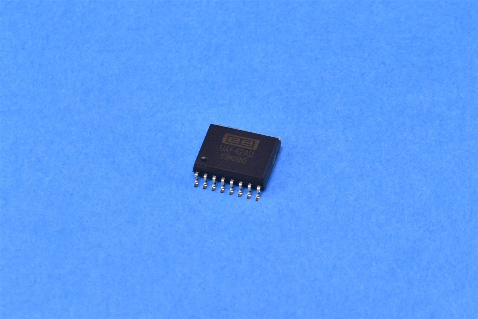 5 Texas Continuous-Time Filter IC Universal Continuous-Time Order 100kHz UAF42AU