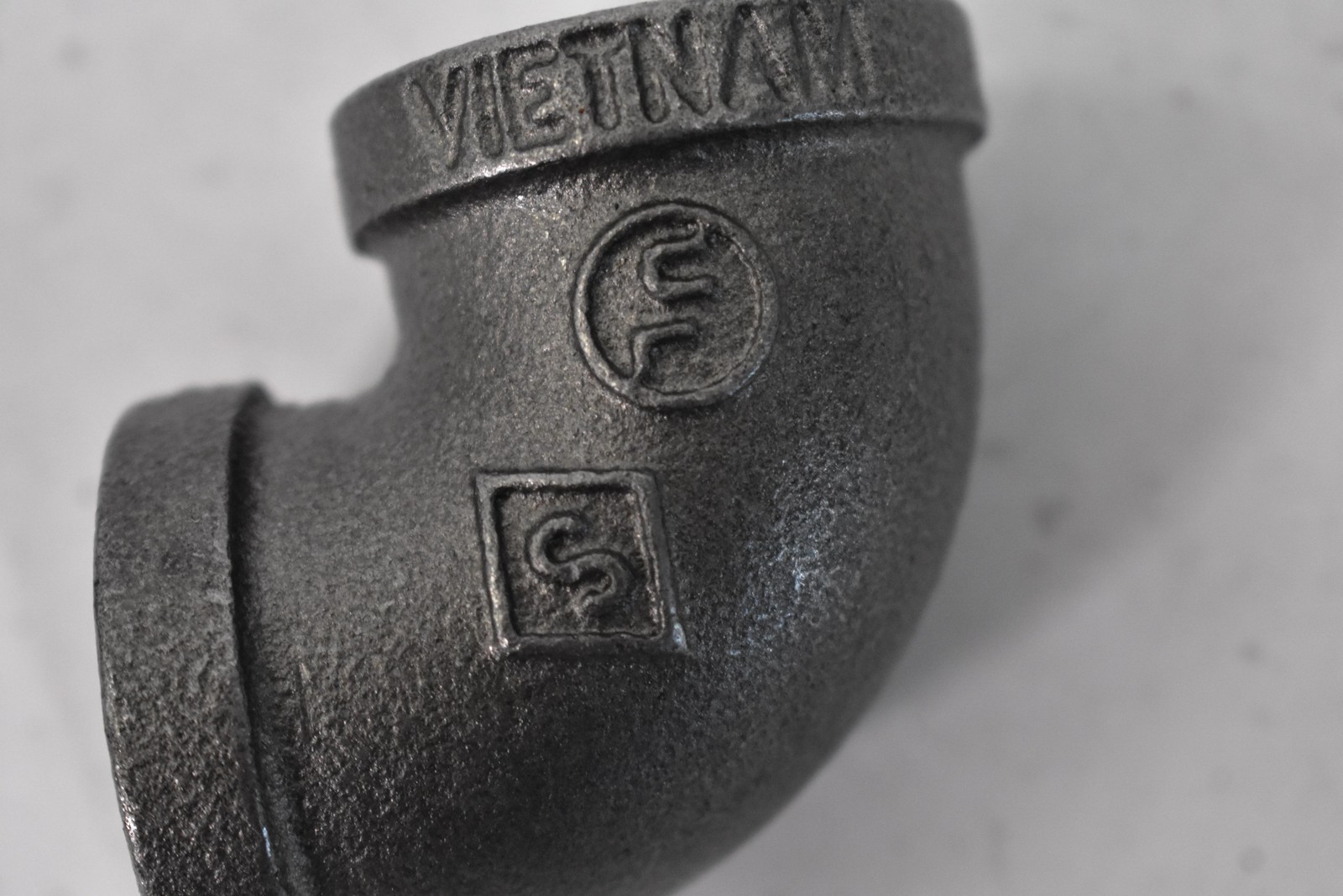 Lot of 20 3/4″ FM Vietnam Black Iron 90 Degree Pipe Elbow Fittings Threaded