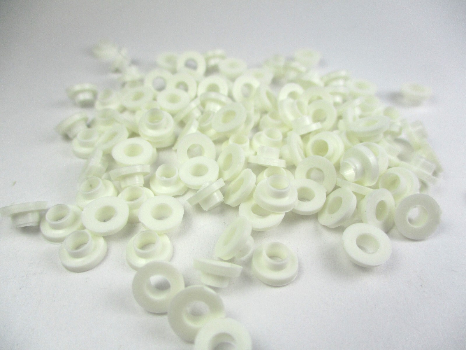 100pc M3 High Temp Nylon Plastic Transistor Insulator Washer Heat Sink 3mm Screw